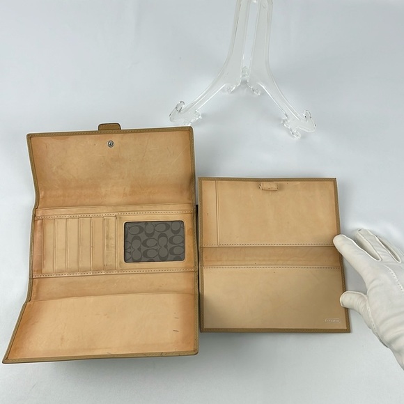 Coach Soho Nude Tan Large Leather Trifold Wallet Silver Buckle w/Checkbook Cover - Picture 6 of 13